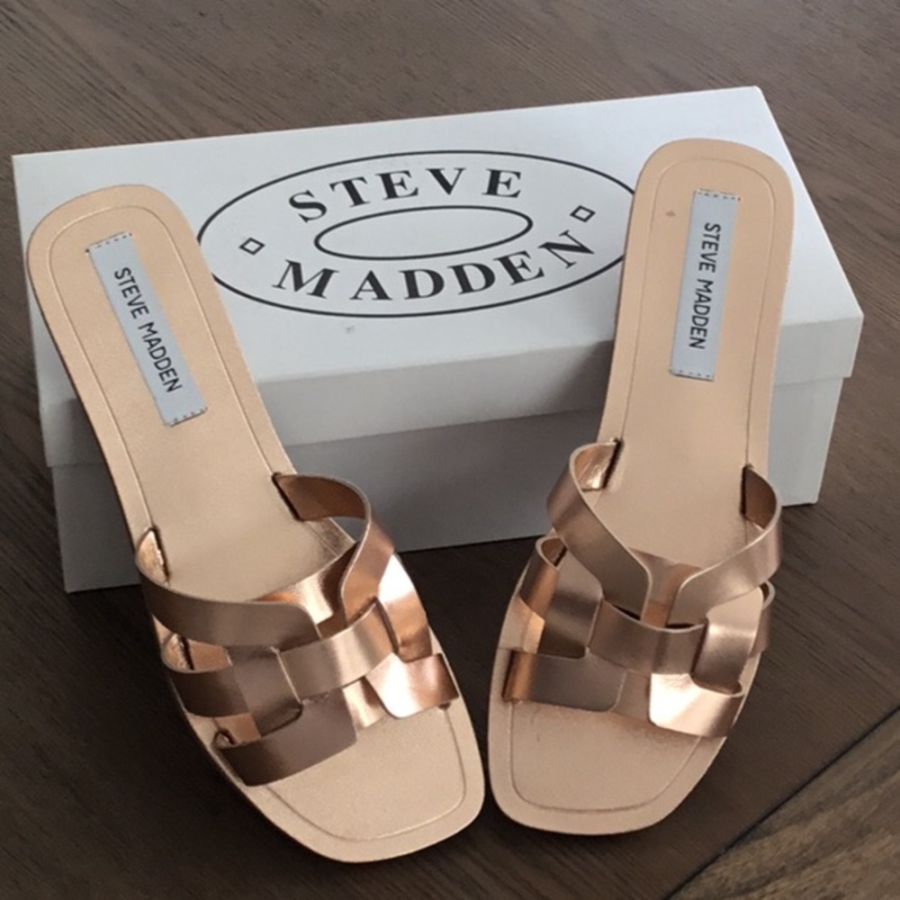 STEVE MADDEN NIB SANDALS